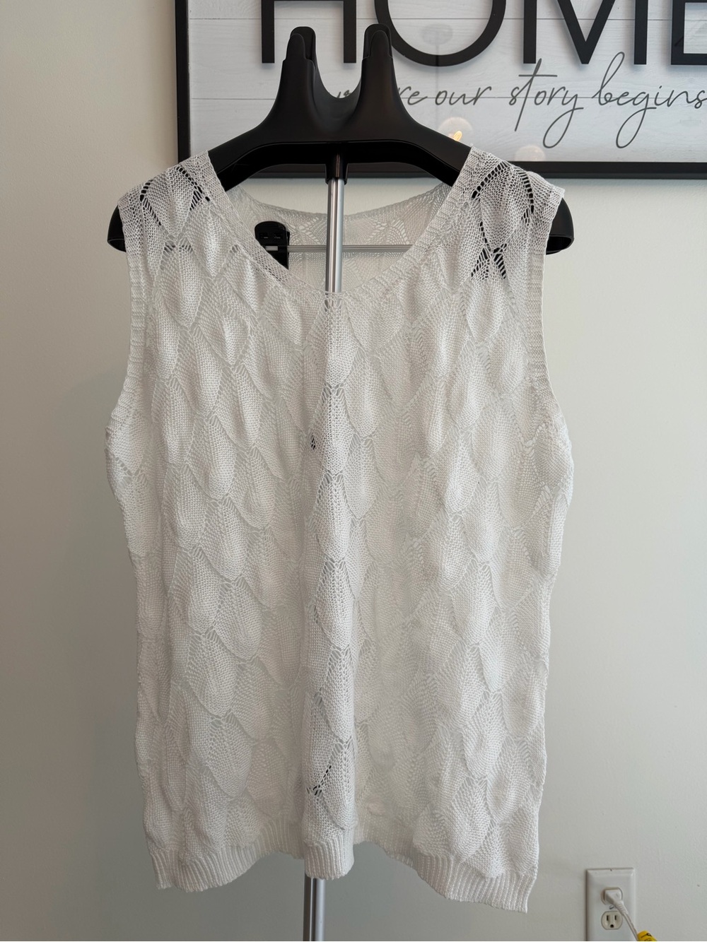 Sleeveless White Knit Shell Top
